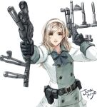  1girl banned_artist belt belt_pouch black_gloves blonde_hair blue_bow blush bow dual_wielding end_of_eternity gloves green_eyes grey_background gun hairband highres holding holding_gun holding_weapon jewelry junkpuyo long_hair necklace parted_lips pink_lips pointing_weapon pouch reanbell signature simple_background solo teeth weapon white_hairband 