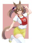  1girl animal_ears bow brown_eyes brown_hair character_name closed_mouth commentary gym_shirt gym_shorts gym_uniform hair_bow highres horse_ears horse_girl horse_tail kemuri_(etep3372) leg_up looking_at_viewer medium_hair pink_background race_bib shirt shoes short_sleeves shorts smart_falcon_(umamusume) smile sneakers solo standing standing_on_one_leg t-shirt tail thighhighs translated twintails umamusume w white_shirt white_thighhighs yellow_footwear yellow_shorts 