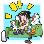  &gt;_&lt; 1girl baseball_cap bird brown_hair chibi couch cup drinking_straw duck egokorokid food game_console hat hololive hood hoodie oozora_subaru oozora_subaru_(loungewear) open_mouth playstation_5 popcorn short_hair sitting socks striped_clothes striped_socks subaru_duck two_side_up virtual_youtuber 