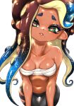  1girl ass_visible_through_thighs bare_shoulders blue_hair breasts brown_hair cephalopod_eyes chest_sarashi cleavage collarbone cosplay dark-skinned_female dark_skin furrowed_brow green_eyes highres horizontal_pupils koharu2.5 long_hair marina_(splatoon) medium_breasts mole mole_under_mouth multicolored_hair navel octoling parted_lips pink_pupils sarashi shiver_(splatoon) shiver_(splatoon)_(cosplay) simple_background solo splatoon_(series) star_(symbol) suction_cups tentacle_hair thigh_gap two-tone_hair very_long_hair white_background 