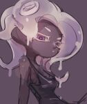  1girl :o bare_shoulders black_tank_top colored_eyelashes dark-skinned_female dark_skin dripping koike3582 long_hair octoling octoling_girl octoling_player_character open_mouth purple_background purple_eyes simple_background solo splatoon_(series) suction_cups tank_top tentacle_hair white_hair 