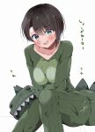  1girl :d absurdres artist_name blush bodysuit breasts breasts_squeezed_together brown_hair collarbone commentary dinosaur_costume dinosaur_head dinosaur_tail embarrassed feet_out_of_frame green_bodysuit green_eyes hair_between_eyes hands_on_lap highres hololive kuno_(kc9s) long_sleeves looking_at_viewer loose_hair_strand medium_breasts messy_hair oozora_subaru open_mouth raised_eyebrows ribbed_bodysuit short_hair signature simple_background sitting smile solo tail tomboy translated unworn_headwear v_arms virtual_youtuber white_background 
