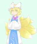  1girl blonde_hair commentary_request fox_tail green_background hands_in_opposite_sleeves hat kitsune mob_cap multiple_tails pitti_(bunchou_no_negura) robe solo tabard tail touhou white_robe wide_sleeves yakumo_ran yellow_eyes 
