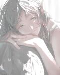  1girl artist_name closed_mouth commentary earrings elf frieren green_eyes highres jewelry long_hair looking_at_viewer pale_skin pointy_ears ronuma solo sousou_no_frieren white_hair 