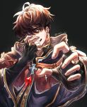  1boy bangs black_background black_gloves black_robe brown_hair earrings evil_smile fingerless_gloves gloves granblue_fantasy green_eyes hand_on_own_face highres hood hood_down hooded_robe jewelry lobelia_(granblue_fantasy) looking_at_viewer male_focus ring robe sakuraba_taku short_hair simple_background smile solo teeth twitter_username upper_body 