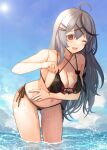  1girl ahoge bangs bikini black_bikini black_hair blue_sky blush breasts cleavage collarbone grey_hair hair_ornament highres hololive large_breasts looking_at_viewer multicolored_hair navel one_eye_closed open_mouth outdoors partially_submerged red_eyes revision sakamata_chloe shibaebi_(yasaip_game) side-tie_bikini sky smile solo streaked_hair swimsuit thighs water 