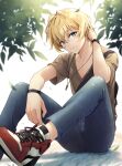  1boy antenna_hair billy_the_kid_(dream_portrait)_(fate) billy_the_kid_(fate) blonde_hair blue_eyes bracelet brown_shirt bullet_necklace casual closed_mouth collarbone denim fate/grand_order fate_(series) highres jeans jewelry leaf looking_at_viewer male_focus necklace official_alternate_costume pants shirt shoes sitting smile sneakers solo t-shirt thunderstriker 