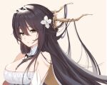  1girl azur_lane between_breasts black_hair breasts detached_collar dress flower from_side green_eyes hair_between_eyes hair_flower hair_on_horn hair_ornament highres indomitable_(azur_lane) large_breasts lisa_(faeuna) long_hair looking_at_viewer simple_background solo strap_between_breasts upper_body white_dress white_flower 
