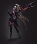  ass bangs bare_shoulders black_thighhighs blonde_hair claw_ring closed_mouth detached_sleeves full_body gradient gradient_background grey_background hand_up high_heels highres kai&#039;sa league_of_legends long_hair looking_back lucy_(somewhat_irked) ponytail profile red_eyes red_lips standing thighhighs very_long_hair 