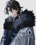  1boy bangs black_hair blue_eyes blue_hair closed_mouth coat commentary_request eyewear_strap fur-trimmed_coat fur_trim genshin_impact glasses grey_background grey_coat hair_between_eyes highres looking_at_viewer male_focus multicolored_hair pantalone_(genshin_impact) simple_background solo twitter_username ueauwa upper_body 