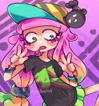  1girl artist_name baseball_cap black_shirt bracelet clownfish cowboy_shot double_v drooling fish gradient_hair green_eyes green_hair green_skirt harmony&#039;s_clownfish_(splatoon) harmony_(splatoon) hat highres iamfixated jewelry long_hair looking_down miniskirt multicolored_clothes multicolored_hair multicolored_headwear multiple_bracelets no_eyebrows no_nose open_mouth outline pink_hair pink_pupils purple_background sea_anemone shirt short_sleeves signature single_bare_leg skirt solo sparkle splatoon_(series) splatoon_3 striped striped_headwear tentacle_hair tropical_fish twitter_username two-tone_hair v white_outline 