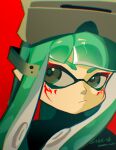  1girl absurdres alternate_race artist_name chinese_text chisa_(xg) eyeshadow eyewear_on_head frown green_eyes green_hair head-mounted_display highres inkling_girl inkling_player_character lu_pi_yi_mao makeup portrait procreate_(medium) real_life red_background red_eyeshadow solo splatoon_(series) tentacle_hair v-shaped_eyebrows xg_(group) 