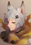  1girl animal_ears armor bangs brown_background choker closed_mouth cropped_shoulders golden_knight_(granblue_fantasy) granblue_fantasy grey_hair hair_ornament hairclip lips looking_at_viewer mifuta short_hair smile solo yellow_eyes 