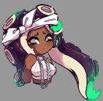  1girl absurdres blush bow bow_hairband breasts cephalopod_eyes commentary crop_top cropped_arms cropped_torso dark-skinned_female dark_skin eyelashes furrowed_brow gradient_hair green_eyes green_hair grey_background hair_bow hairband highres jewelry large_breasts long_hair marina_(splatoon) multicolored_hair necklace nin10ja octoling open_mouth purple_hair red_pupils simple_background solo splatoon_(series) splatoon_2 tentacle_hair two-tone_hair upper_body white_bow white_hairband 