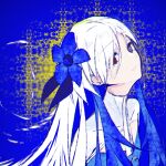  1girl absurdres black_eyes blue_background blue_flower closed_mouth collared_shirt flower from_side hair_flower hair_ornament halftone head_tilt heterochromia highres isekai_joucho kamitsubaki_studio limited_palette long_hair looking_at_viewer mikakunin_sora nemophila_(flower) parted_bangs portrait red_eyes shirt sidelocks sideways_glance smile solo white_hair white_shirt 