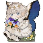  1boy ahoge artist_name bangs blue_eyes blush chibi child cloak closed_mouth commentary_request crown diamond_hairband fate/grand_order fate_(series) flower full_body fur-trimmed_cloak fur_collar fur_trim highres holding holding_flower long_sleeves looking_at_viewer male_focus medium_hair multicolored_flower no_wings oberon_(fate) official_alternate_costume puffy_sleeves simple_background smile solo surume_(su1193) tassel twitter_username white_background white_cloak white_footwear white_hair 