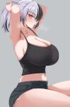  1girl alternate_costume armpits arms_up black_hair black_shorts black_tank_top blunt_bangs blush breasts cleavage crop_top cutoffs from_side grey_background grey_hair hair_tie_in_mouth hashtag-only_commentary heavy_breathing highres hololive hololive_english huge_breasts looking_at_viewer medium_hair midriff mouth_hold multicolored_hair navel shiori_novella short_shorts shorts simple_background solo split-color_hair sweat tank_top taut_clothes thick_thighs thighs two-tone_hair tying_hair virtual_youtuber yobi_(ybpac18) 