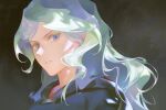  1girl black_robe blue_eyes chinese_commentary closed_mouth commentary_request diana_cavendish frown green_hair grey_background hood hood_down hooded_robe little_witch_academia long_hair looking_at_viewer ombre portrait robe solo 