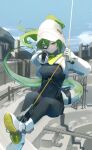  1girl aiming aiming_at_viewer arknights arknights:_endfield black_bodysuit bodysuit breasts commentary covered_navel day fluorite_(arknights) gloves green_eyes green_hair grey_gloves gun hair_through_hood hetare_galm_sue highres holding holding_gun holding_weapon hood long_hair long_sleeves looking_at_viewer medium_breasts outdoors ponytail puffy_long_sleeves puffy_sleeves shrug_(clothing) smile snake_girl snake_tail solo tail weapon white_shrug 