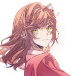  1girl bangs brown_hair closed_mouth green_eyes hair_ornament highres jacket jiukuzi18797 long_hair long_sleeves looking_at_viewer red_jacket rosa_(tears_of_themis) simple_background smile solo tears_of_themis upper_body white_background 