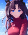  1girl aomaru_(shta-chu-jisuiai) bangs black_bow black_hair blue_eyes bow breasts cloud cloudy_sky commentary_request day fate/stay_night fate_(series) hair_bow highres long_hair long_sleeves looking_at_viewer parted_bangs red_sweater sky solo sweater teeth tohsaka_rin turtleneck turtleneck_sweater twintails two_side_up upper_body upper_teeth 
