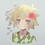  1boy bangs basil_(omori) blonde_hair blue_eyes closed_mouth collared_shirt flower green_sweater_vest grey_background hair_flower hair_ornament looking_at_viewer omori saii_(komaedaahj) shirt short_hair short_sleeves simple_background smile smug solo sweater_vest swept_bangs upper_body white_shirt 