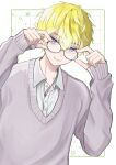  1boy absurdres bangs blonde_hair blue_eyes buchi_0_0 closed_mouth collarbone collared_shirt glasses gradient_hair grey_shirt grey_sweater hair_between_eyes highres holding holding_eyewear long_sleeves looking_at_viewer male_focus mole mole_on_neck multicolored_hair nijisanji nijisanji_en round_eyewear shirt short_hair smile solo sonny_brisko sweater virtual_youtuber white_hair white_shirt 