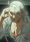  1boy collarbone glasses hand_up highres jewelry juju_leelin long_hair looking_at_viewer male_focus necklace panmijin99 pectorals pixiv_fantasia_scepter_of_zeraldia purple_eyes shirt solo upper_body white_hair white_shirt 