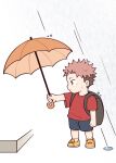  1boy aged_down blue_shorts brown_bag child closed_mouth commentary_request full_body grey_background highres holding holding_umbrella itadori_yuuji jujutsu_kaisen male_child male_focus pink_hair rain red_shirt shirt shoes short_hair short_sleeves shorts simple_background solo spiked_hair standing tootigee umbrella undercut yellow_eyes yellow_footwear 