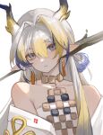  1girl arknights bare_shoulders blonde_hair blue_hair choker commentary_request grey_eyes hair_intakes highres horns jewelry julie multicolored_hair necklace off_shoulder shu_(arknights) simple_background solo strapless streaked_hair tube_top upper_body white_background white_hair 