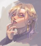  1boy androgynous blonde_hair braid cropped_shoulders earrings eyelashes eyeshadow grey_background highres jewelry lips lipstick long_sleeves looking_at_viewer makeup male_focus parted_lips purple_nails solo twisted_wonderland ukata vil_schoenheit 