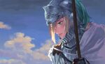  1boy armor bedivere_(fate) blonde_hair blood blood_on_clothes blood_on_face blue_sky breastplate cape cloud cuirass fate/grand_order fate_(series) full_armor green_eyes hair_between_eyes hair_tubes helm helmet highres holding holding_polearm holding_weapon knight korean_commentary long_hair looking_down low_ponytail male_focus parted_lips pauldrons plume polearm portrait potato_goril profile shoulder_armor sky solo spear visor_(armor) weapon 