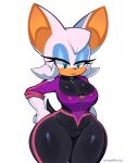  2022 anthro breasts chiropteran clothed clothing eyeshadow female green_eyes hi_res ichig8miruku_(artist) lipstick makeup mammal rouge_the_bat sega simple_background solo sonic_the_hedgehog_(series) thick_thighs white_background 