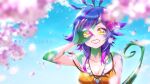  1girl aoi_(kiyokiyoaomushi) bangs bare_shoulders blue_hair blurry blurry_foreground breasts cleavage collarbone colored_skin fang flower green_background green_skin grin hair_flower hair_ornament hand_up highres jewelry large_breasts league_of_legends medium_hair necklace neeko_(league_of_legends) petals pink_flower pink_hair shiny shiny_hair smile solo tail teeth upper_body yellow_eyes 