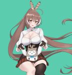  1girl :d ahoge black_streaks breasts brown_corset brown_eyes brown_gloves brown_hair brown_skirt cleavage cleavage_cutout clothing_cutout commentary corset crossed_bangs double-parted_bangs english_commentary feather_hair_ornament feathers gloves green_background hair_between_eyes hair_ornament hairclip high_ponytail highres hololive hololive_english hooman_(nanashi_mumei) large_breasts long_hair miniskirt multicolored_hair nanashi_mumei nanashi_mumei_(1st_costume) open_mouth partially_fingerless_gloves pleated_skirt ponytail ranox shirt simple_background single_thighhigh sitting skirt smile solo streaked_hair thigh_strap thighhighs three-quarter_sleeves underbust very_long_hair virtual_graduation_commemoration virtual_youtuber white_shirt white_streaks 