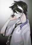  1boy animal_ears black_hair black_necktie collared_shirt from_side gradient gradient_background hair_between_eyes hair_ribbon hand_in_own_hair highres holostars jackal_boy jackal_ears kageyama_shien looking_at_viewer low_ponytail male_focus medium_hair momiage_40 multicolored_hair necktie official_alternate_costume open_collar parted_lips profile purple_ribbon ribbon shirt short_sleeves sideways_glance smile solo two-tone_hair upper_body virtual_youtuber white_hair white_shirt yellow_eyes 