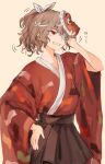  1other ametsukana_yago androgynous bandage_over_one_eye black_hakama bow brown_hair clenched_teeth commentary_request cowboy_shot hair_bow hakama hakama_short_skirt hakama_skirt hand_on_hip hemo_(hemoroda) highres hyottoko_mask japanese_clothes kimono len&#039;en mask mask_on_head other_focus polka_dot polka_dot_bow ponytail red_eyes red_kimono simple_background skirt teeth translation_request wide_sleeves yellow_background 