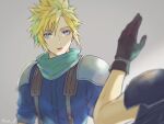  2boys 3wa_tari armor black_gloves blonde_hair blue_eyes blue_shirt blurry blurry_foreground cloud_strife crisis_core_final_fantasy_vii final_fantasy final_fantasy_vii gloves green_scarf grey_background hair_between_eyes looking_at_viewer male_focus multiple_boys parted_lips scarf shirt short_hair shoulder_armor spiked_hair suspenders upper_body waving zack_fair 