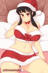  1girl absurdres artist_name bare_arms bare_shoulders black_hair bow bowtie breasts cleavage commentary english_commentary fur_trim hair_twirling hat highres huge_breasts large_breasts looking_at_viewer midriff navel on_bed patreon_username pillow pom_pom_(clothes) red_bow red_bowtie red_eyes rtil santa_hat sidelocks smile solo spy_x_family yor_briar 