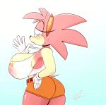  accessory amy_rose anthro big_breasts big_butt biped blue_background blush bodily_fluids bottomwear breasts butt classic_amy_rose classic_sonic_(universe) clothed clothing curvy_figure eulipotyphlan female gloves gradient_background handwear headband hedgehog hi_res hooters hourglass_figure mammal orange_bottomwear orange_clothing orange_shorts ota_(artist) sega shirt shorts side_boob simple_background solo sonic_the_hedgehog_(series) standing sweat tank_top text text_on_clothing text_on_shirt text_on_tank_top text_on_topwear thick_thighs topwear translucent translucent_clothing voluptuous 