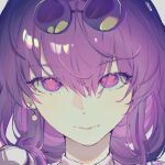  1girl close-up closed_mouth earrings eyewear_on_head hair_between_eyes highres honkai:_star_rail honkai_(series) jewelry kafka_(honkai:_star_rail) light_smile long_hair looking_at_viewer portrait purple_eyes purple_hair round_eyewear slight_smile smile solo soufflebune sunglasses 