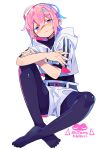  1boy bangs belt belt_buckle black_belt black_bodysuit blue_eyes bodysuit bright_pupils buckle commentary_request cropped_hoodie crossed_bangs hair_between_eyes heterochromia highres hood hood_down hoodie long_sleeves male_focus no_shoes original pink_eyes pink_hair raito-kun_(uenomigi) short_hair short_sleeves shorts simple_background sitting solo uenomigi white_background white_hoodie white_pupils white_shorts 