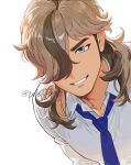  1boy arven_(pokemon) blue_eyes blue_necktie collared_shirt commentary_request dutch_angle eyelashes grin hair_over_one_eye highres looking_at_viewer male_focus medium_hair multicolored_hair necktie one_eye_covered open_collar pokegpp110 pokemon pokemon_sv school_uniform shirt simple_background smile solo streaked_hair teeth twitter_username upper_body uva_academy_school_uniform white_background white_shirt wing_collar 