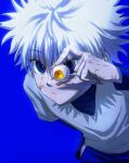  1boy bangs blood blood_on_face blood_on_hands blue_background blue_eyes blue_shirt blue_shorts fingernails hair_between_eyes hand_in_pocket highres holding_eyeball hunter_x_hunter killua_zoldyck layered_sleeves long_sleeves looking_away male_child male_focus sharp_fingernails shirt short_over_long_sleeves short_sleeves shorts solo spiked_hair teakteak veins veiny_hands white_hair white_shirt 