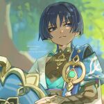  1boy aqua_gem armor black_bow black_bridal_gauntlets black_hair blue_cape blue_hat blue_jingasa blue_kimono blue_sky blue_sleeves blunt_ends blurry blurry_background bow bridal_gauntlets bright_pupils cape choppy_bangs clear_sky closed_mouth commentary_request covered_collarbone eyeliner from_below furisode gem genshin_impact gold gold_ring hat highres holding holding_unworn_clothes holding_unworn_hat japanese_armor japanese_clothes jingasa juban kimono kote kurokote layered_sleeves looking_to_the_side makeup male_focus mandarin_collar middle_ring nonoji_(nonoji_ekaki) open_clothes open_kimono outdoors pom_pom_(clothes) purple_eyes red_eyeliner scaramouche_(genshin_impact) short_sleeves shoulder_peek side_cape sideways_glance sky smile solo tree tree_shade tsurime unworn_hat unworn_headwear wanderer_(genshin_impact) white_kimono white_pupils white_sleeves white_trim 