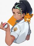  1girl aqua_hair black_hair closed_mouth dark-skinned_female dark_skin freckles hand_up highres holding holding_poke_ball long_hair multicolored_hair naranja_academy_school_uniform nemona_(pokemon) on_shoulder pawmi poke_ball poke_ball_(basic) pokemon pokemon_(creature) pokemon_(game) pokemon_on_shoulder pokemon_sv ponytail school_uniform seinikuten shirt short_sleeves solo twitter_username two-tone_hair upper_body white_shirt yellow_eyes 