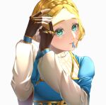  1girl arms_up blonde_hair blue_shirt blush braid fingerless_gloves gloves green_eyes hair_ornament hairclip hairclip_removed highres jimaku long_sleeves looking_at_viewer pointy_ears princess_zelda shirt short_hair simple_background solo the_legend_of_zelda the_legend_of_zelda:_breath_of_the_wild the_legend_of_zelda:_tears_of_the_kingdom white_background white_shirt 
