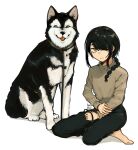  1girl artist_name bangs black_hair black_pants blupixl braid braided_ponytail chainsaw_man grey_sweater hair_over_one_eye highres holding holding_leash husky leash looking_at_viewer medium_hair nayuta_(chainsaw_man) pants ringed_eyes seiza simple_background sitting sweater white_background yellow_eyes 