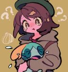  &gt;_&lt; 1girl ? ?? bob_cut brown_background brown_eyes brown_hair cardigan commentary_request crying dress film_grain gloria_(pokemon) green_headwear grey_cardigan hat holding holding_pokemon hooded_cardigan ok_ko19 open_mouth pink_dress pokemon pokemon_(creature) pokemon_(game) pokemon_swsh short_hair sobble tam_o&#039;_shanter tears tongue 