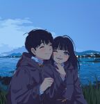  1boy 1girl ;) black_coat black_hair blue_sky blush closed_eyes coat couple grass guriming hetero highres hood hood_down long_hair ocean one_eye_closed outdoors short_hair sky smile upper_body water 